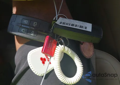 2009 Lincoln Mks z USA, uszkodzony, nr VIN 1LNHM93R49G616824